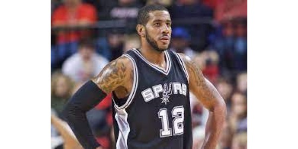 Aldridge vuole ritirare la maglia della squadra